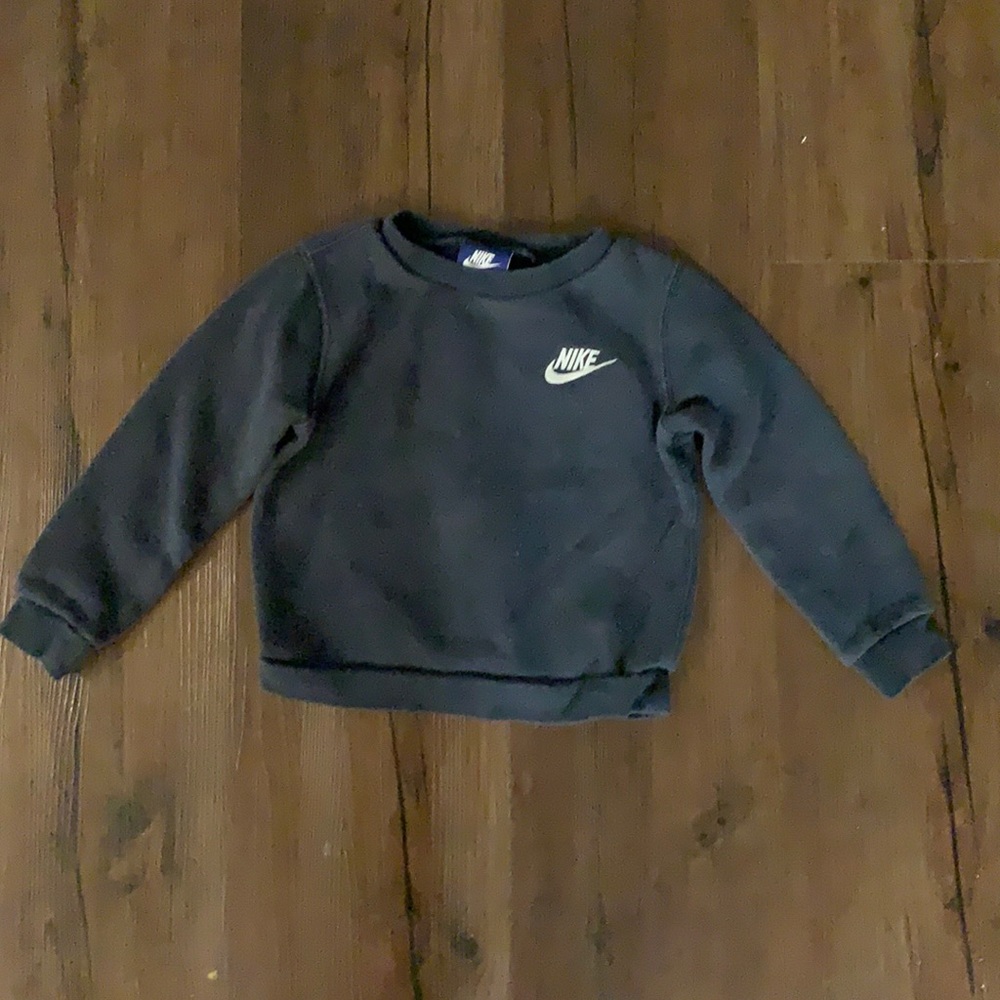 Nike sweatshirt size 2T in navy
